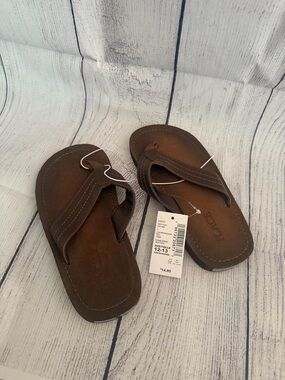 Boys Children’s Place💙Flip-Flops brand NEW with tags! NEVER worn!